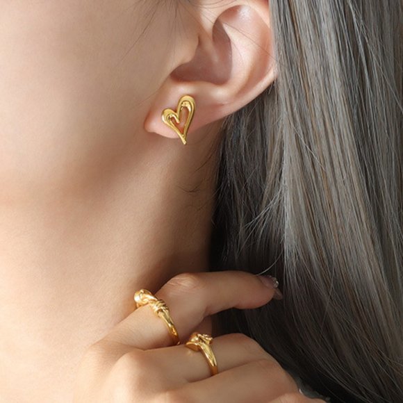 Heart Shaped Stud Earrings 18K Gold Plating Stainless Steel - Picture 3 of 11